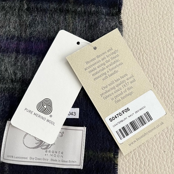 NWT - Bronte By Moon Pure Merino Wool Plaid Scarf - Made in Great Britain - Picture 3 of 4